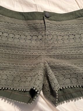Women's Olive Crochet Pom-Pom Shorts